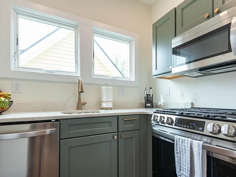 1270 E Short St — Photo 15