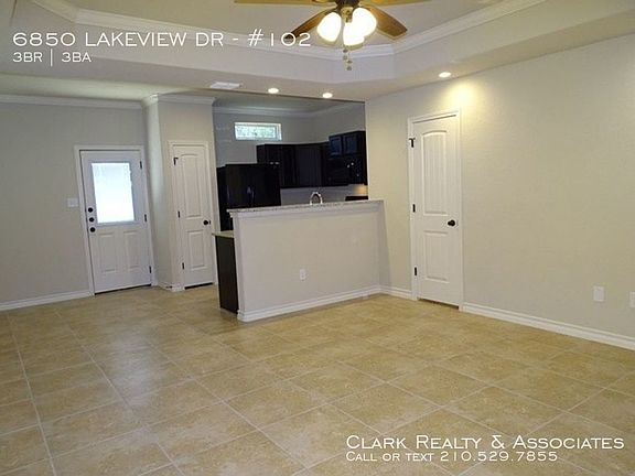 3rd image of 6850 Lakeview Dr #102