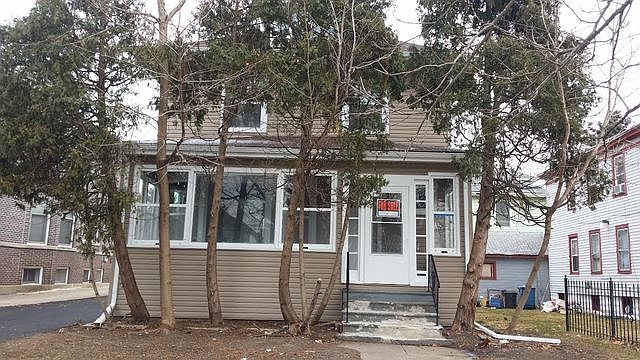 1st image of 576 E New York St