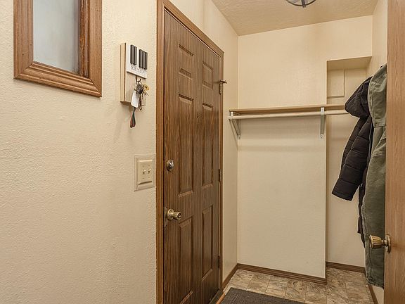 3rd image of 451 E 8th Ave