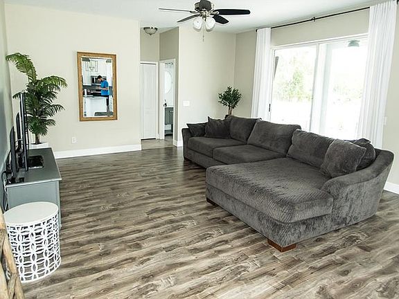 3rd image of 9252 Brindlewood Dr