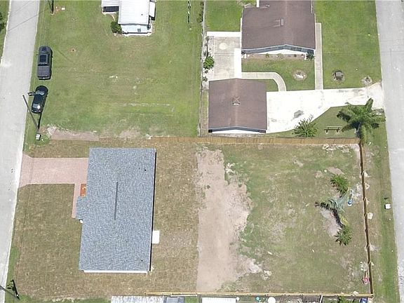 4th image of 1641 Dolphin Dr