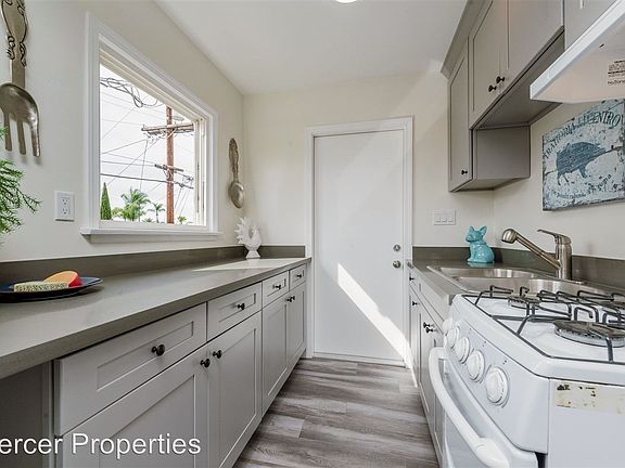 3rd image of 4520 1/2 Marlborough Dr