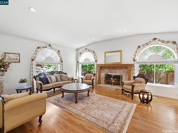 5th image of 2426 Heritage Oaks Dr