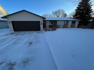 1021 Southridge Rd, New Ulm, MN 56073