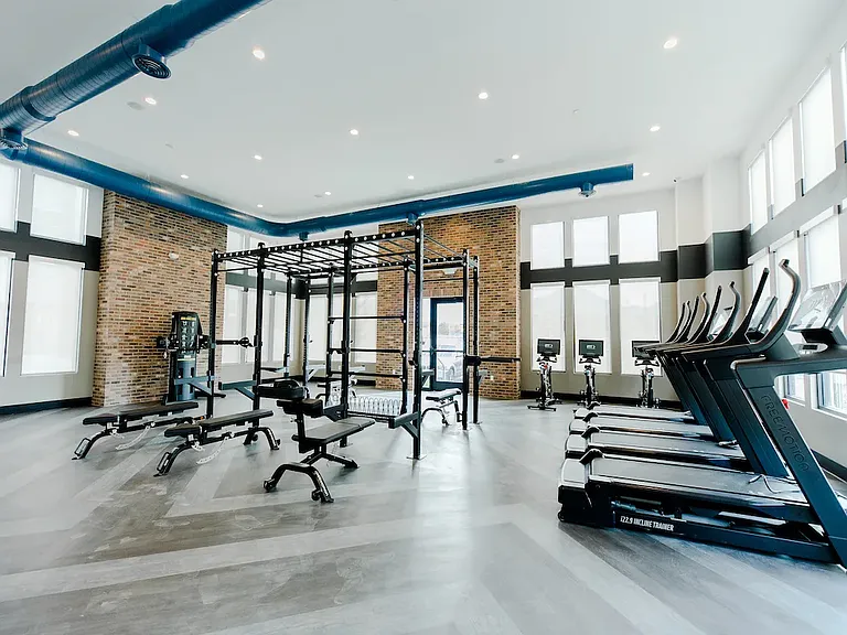 565 E 3300 S — Photo 14