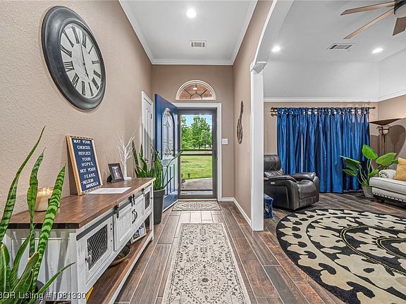 4th image of 1450 Meadow Bridge Dr