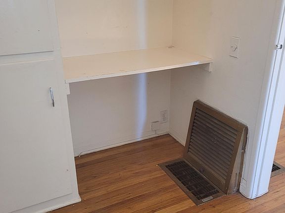 5th image of 1045 N Sweetzer Ave