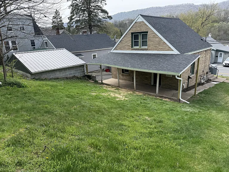 926 W Water St — Photo 17
