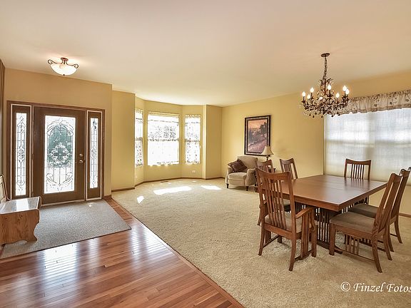 2nd image of 2048 Woodside Dr