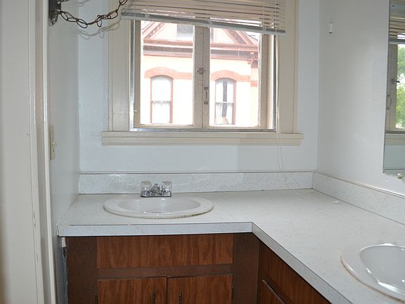 3rd image of 306 Woodward Ave APT 4