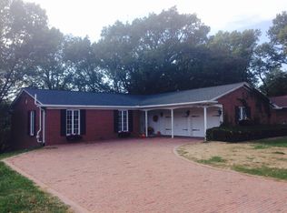 30 Olympia Fields Dr, Pekin, IL 61554