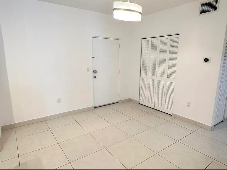 50 SW 3rd Ave #1060 — Photo 12