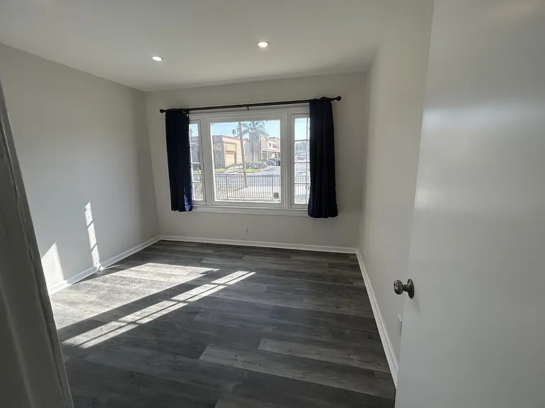 5975 Grand Ave — Photo 9