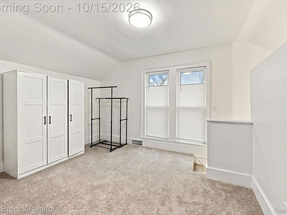 704 E Washington St, photo 20