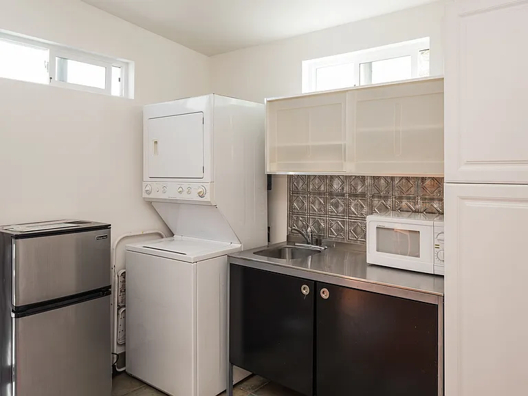 883 Lighthouse Ave #A — Photo 7