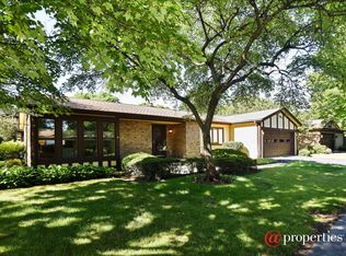1447 Estate Ln, Glenview, IL