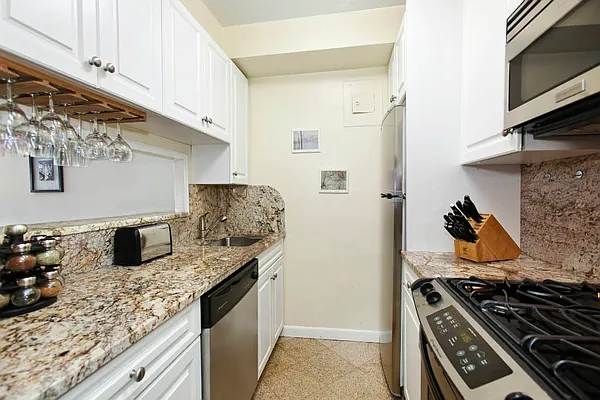 Sold by Bond New York | media 7