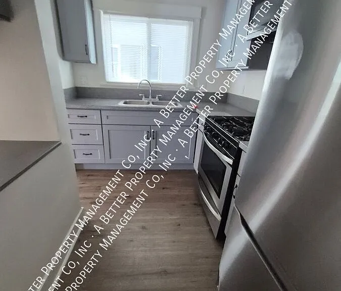 3038 E 3rd St — Photo 10
