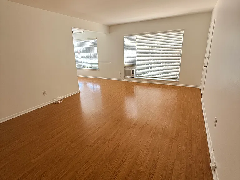 8253 Norton Ave #23 — Photo 5