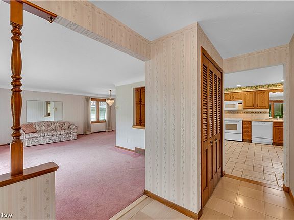 3rd image of 6524 Brookhill Dr
