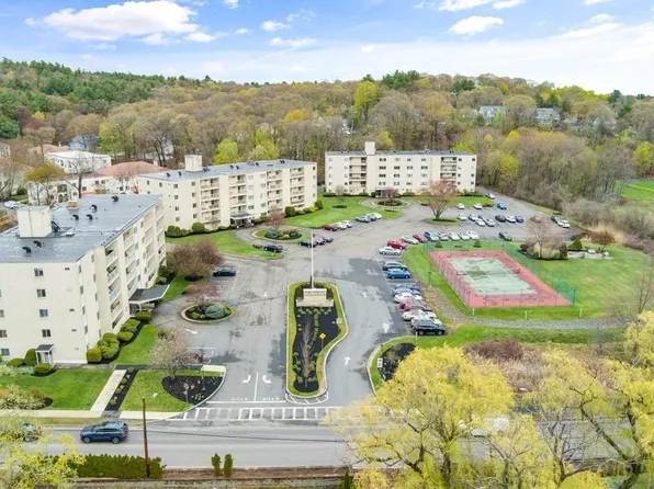 300 Park Terrace Dr APT 354, Stoneham, MA 02180