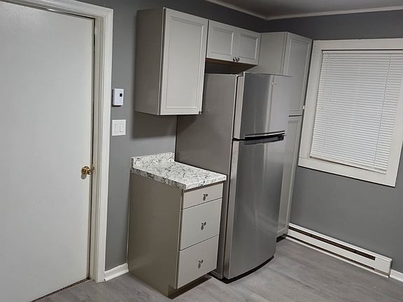 3rd image of 810 2nd Ave APT A