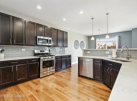 3rd image of 2079 Rockwood Ln