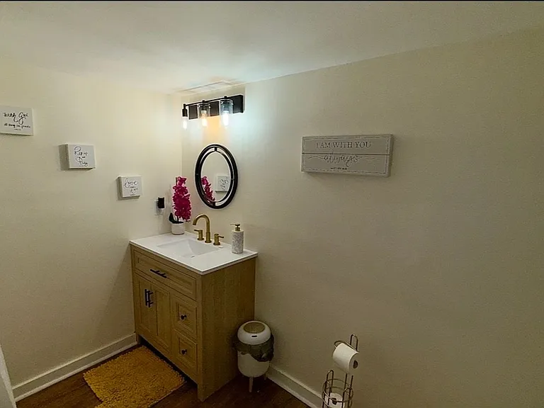 226 Huger St — Photo 9