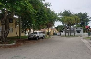 2nd image of 901 & 946 SW 10th St
