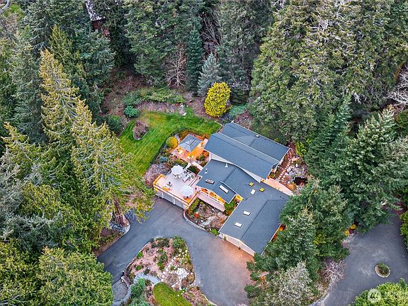 2nd image of 4141 Edith Point Road