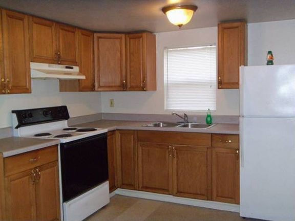 3rd image of 2210 S 134th St