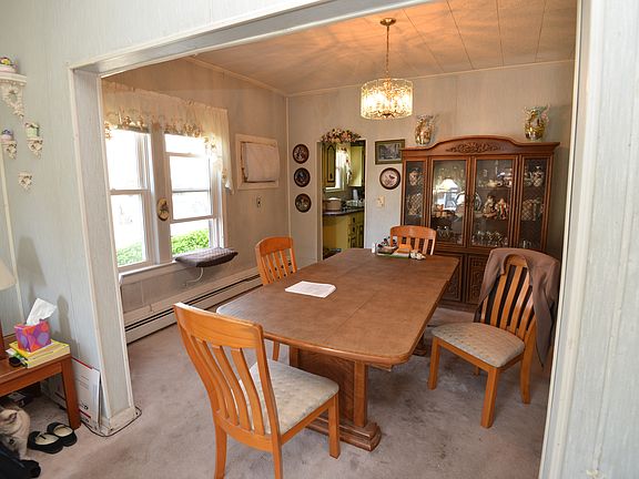 4th image of 46 N Bayview Ave
