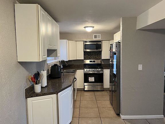 2nd image of 1621 Roosevelt Ave