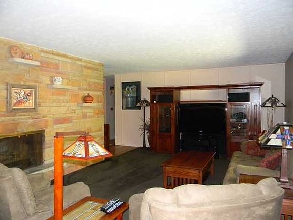3rd image of 2990 Briarcliff Dr