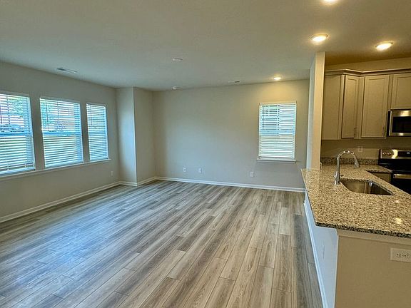 5th image of 1151 Foundry Dr