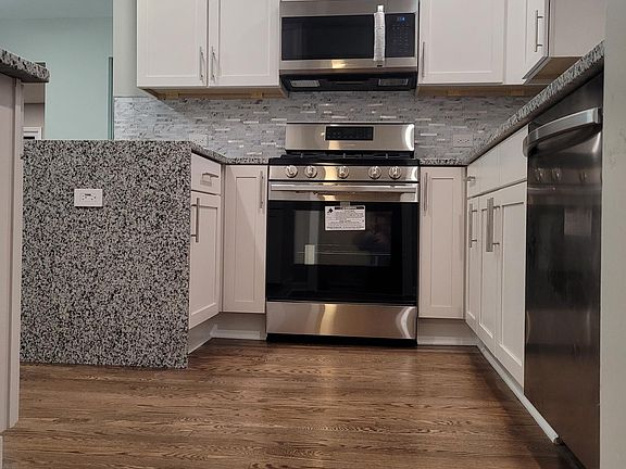 3rd image of 165 Ash Ave