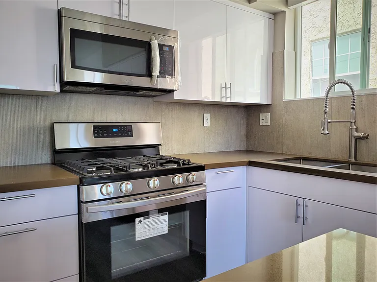 2337 1/2 Crenshaw Blvd #2337-1/2 — Photo 7
