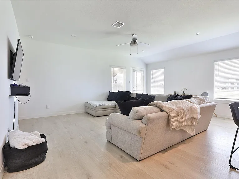 31615 Chollerford Ct — Photo 12