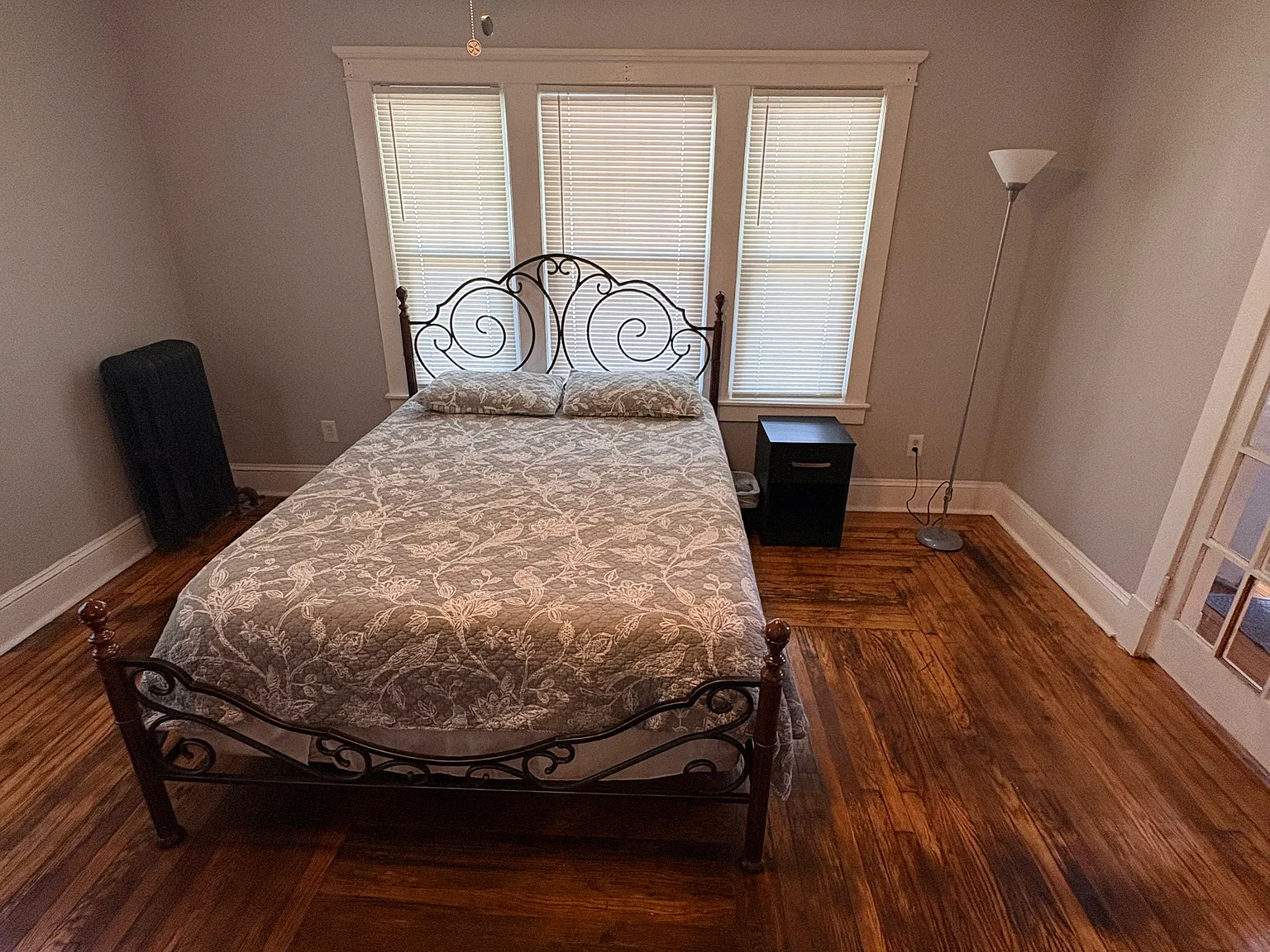5 bed, 1345 sqft, $3,900 — Photo 3