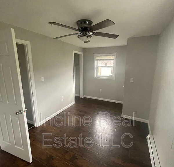 124 S 13th St — Photo 12