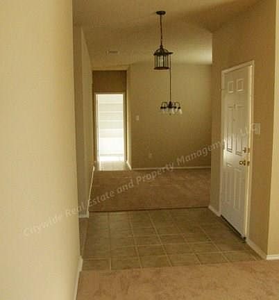 3rd image of 2818 Tangleglen Dr