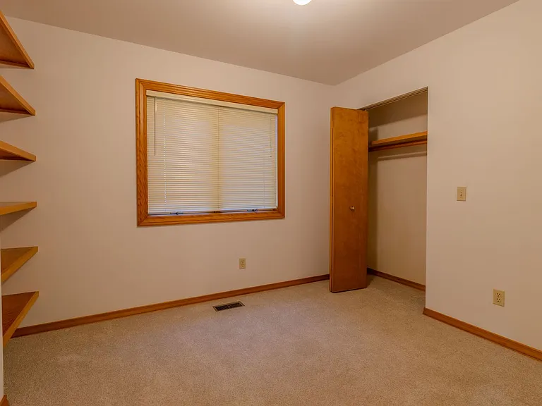 4015 Holiday North Ct — Photo 19