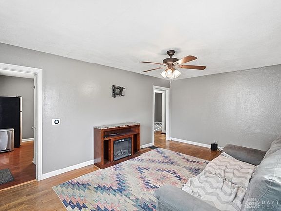 4th image of 1027 N Burnett Rd