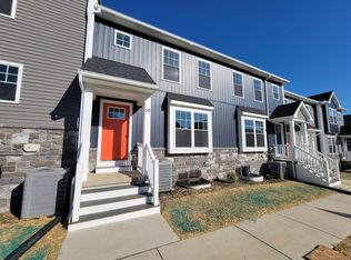 19 Pacific Blvd, Ephrata, PA 17522