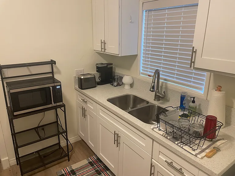 150 Poinsettia Ave — Photo 4