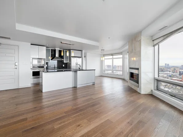 10388 105th St NW #1704, Edmonton, AB T5J 0C2