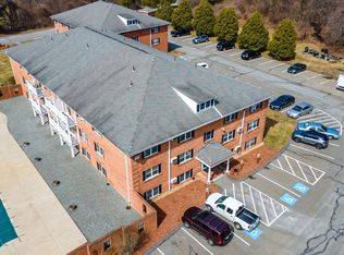 Meenmore Condominium Complex, Boxborough, MA 01719