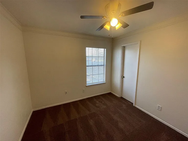 1513 Liberty Ln — Photo 9