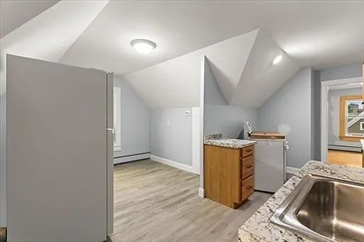 58 Calmar St #3 — Photo 4